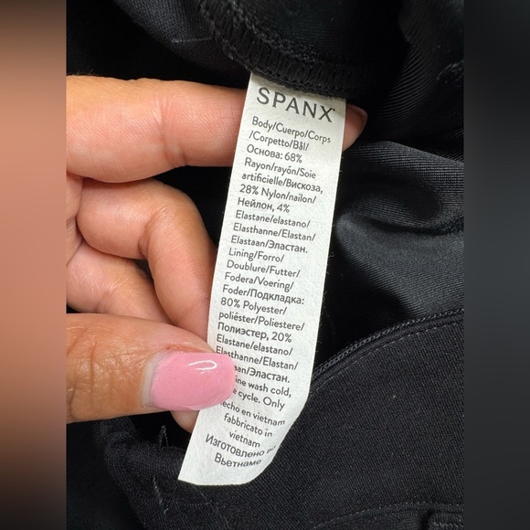 Spanx The Perfect Pant Ankle Joggers in Black - Picture 9 of 11